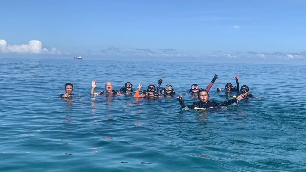 Brunei Divers Diving with Dive Borneo Kota Kinabalu Sabah